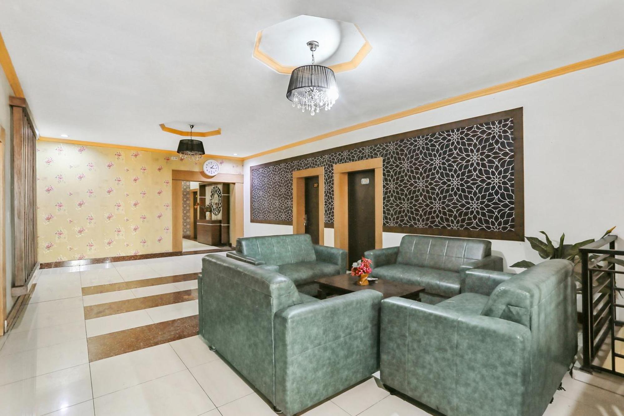 Collection O 93163 Hotel Grand Kartika Parepare Eksteriør billede